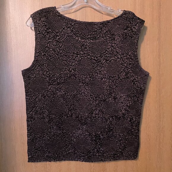 Rafael Brown 2 piece tank and cardigan (popcorn style top) - Picture 6 of 9